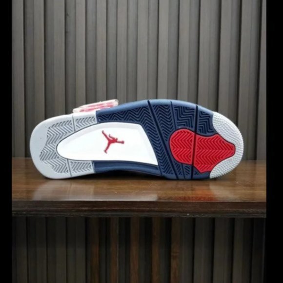 Air Jordan 4 Retro
